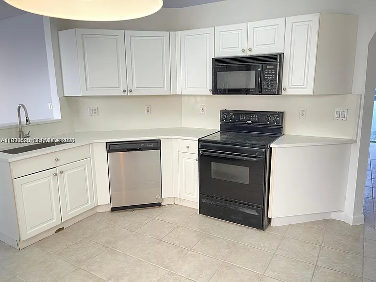 8784 SW 213th Ln — Photo 11