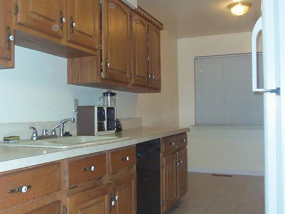 4th image of 993 N Terrace Ln