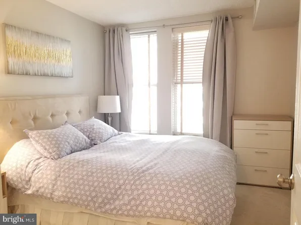 601 Pennsylvania Ave NW APT 703, Washington, DC 20004