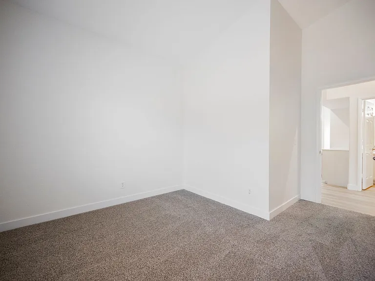 802 Airy Hill St — Photo 35
