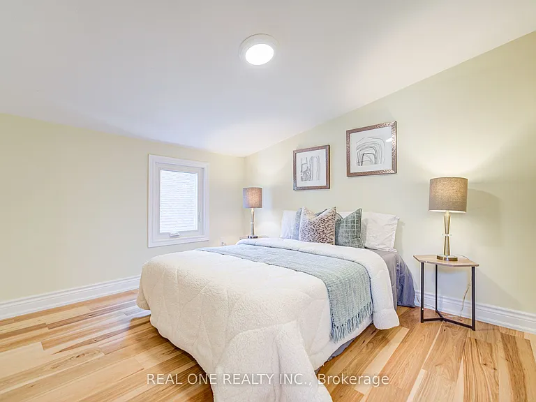 4052 Saint James Ave — Photo 24