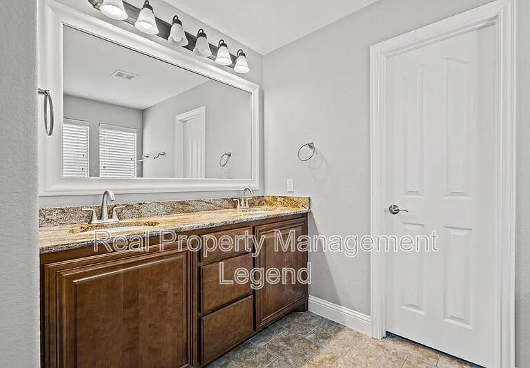 1451 Cedar Hollow Dr — Photo 28
