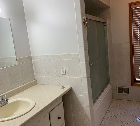 4th image of 311 S Main St APT A