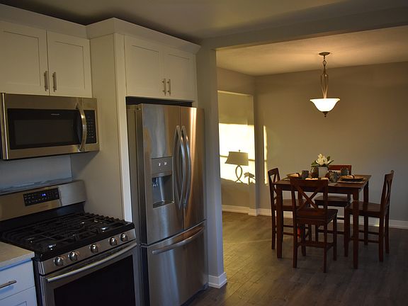 5th image of 7071 Hawthorne Ln
