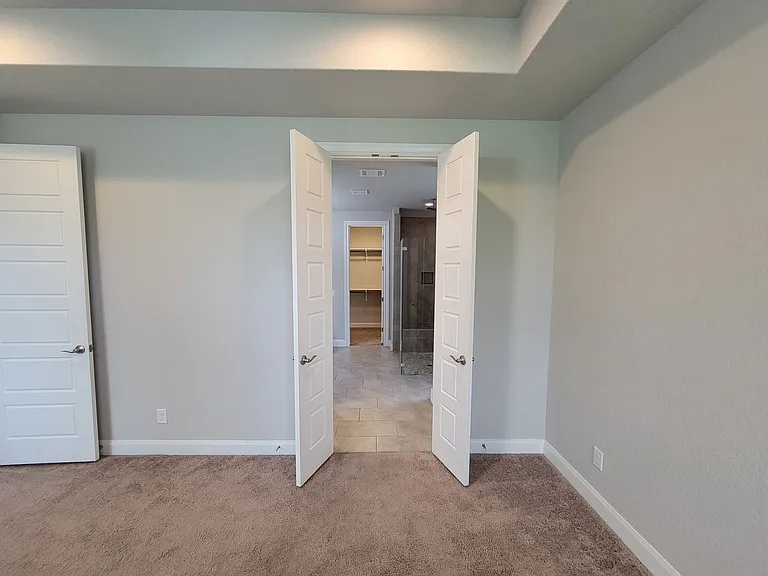 8915 Monument Parke — Photo 17