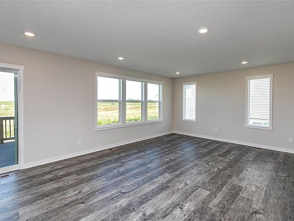 4th image of 4722 172nd St
