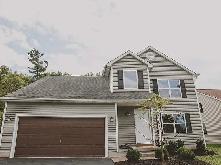 4517 Clark St #UPPER — Photo 3
