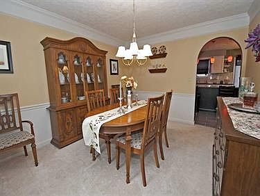 3rd image of 237 Jaclyn Dr