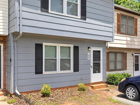 3rd image of 10 Melissa Ct Unit 2