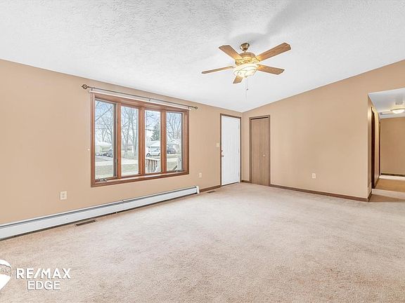 4th image of 3467 Ellis Park Dr