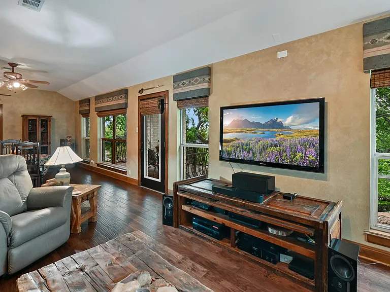 215 Tellus St — Photo 15