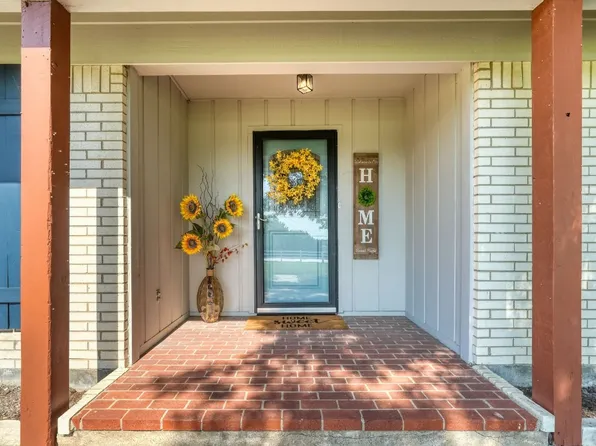 1 Halford Dr, Heath, TX 75032