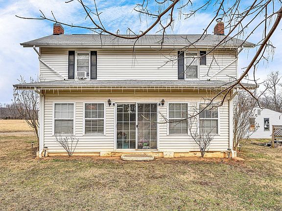 2nd image of 1045 Emerald Dr