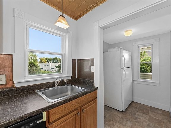 5th image of 9 Kingman Rd #2
