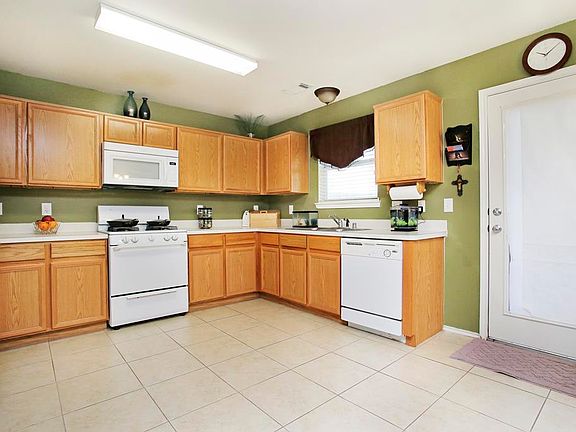 3rd image of 18106 Temple Hill Ln