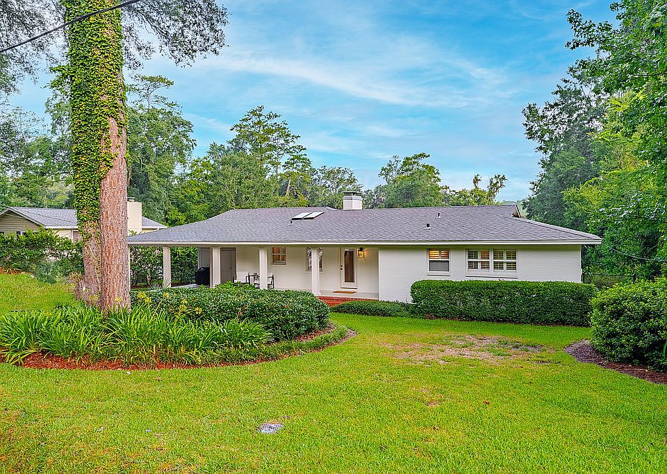1st image of 2116 W Randolph Cir