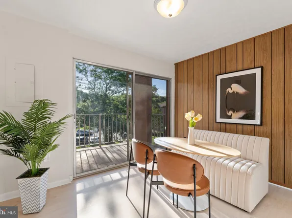 7923 Mandan Rd APT 202, Greenbelt, MD 20770