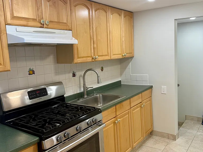 8-04D Saddle River Rd — Photo 5