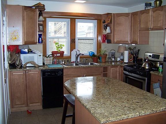 5th image of 2619 N Fairfield Ave