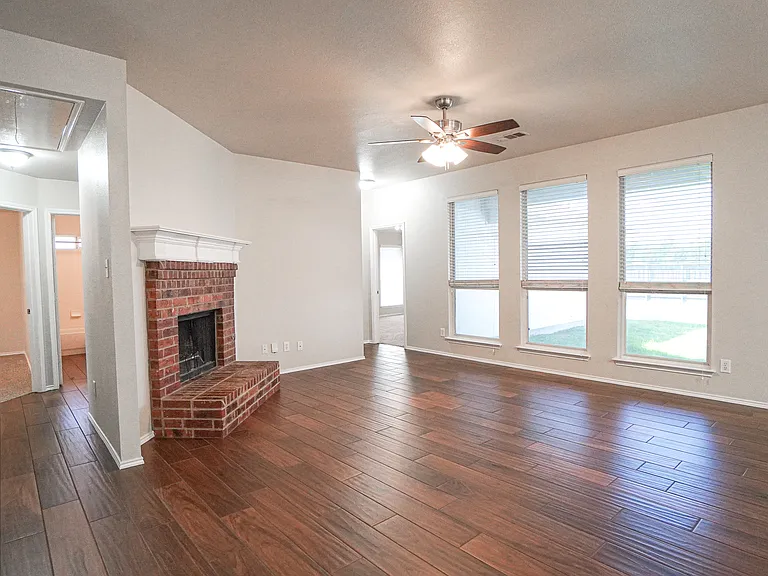 2161 Teagle Dr — Photo 7