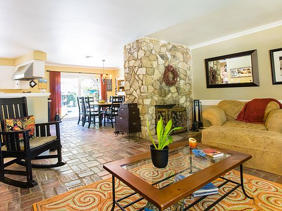 3rd image of 7605 Pomelo Dr