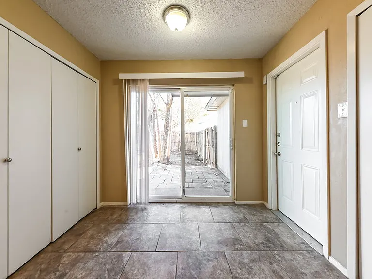 1522 Sunset Ln — Photo 6