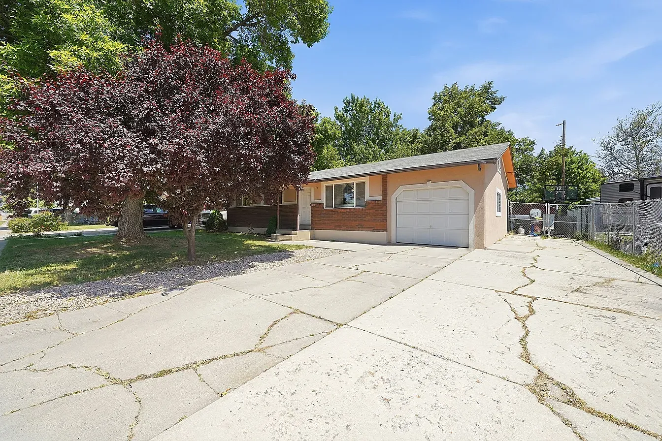 W, Layton — Photo 3