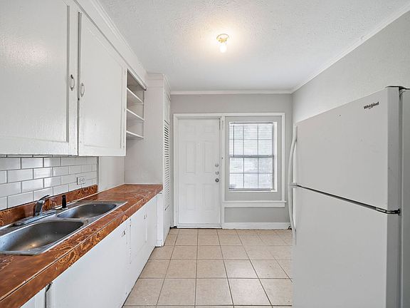 3rd image of 818 3rd Ave N APT 28