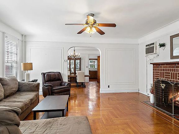 4th image of 253 E 234th St
