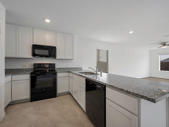 4th image of 209 Boxberry Way