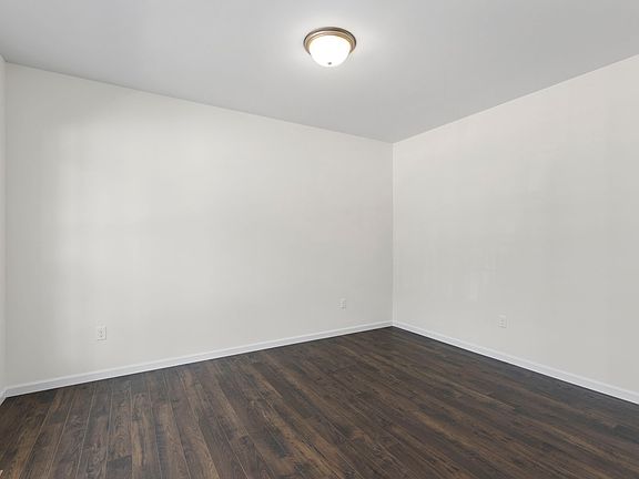 3rd image of 4313 Court Dr