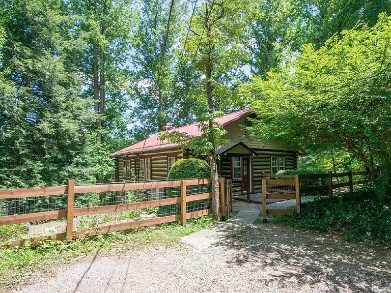 117 Lake Dr — Photo 6