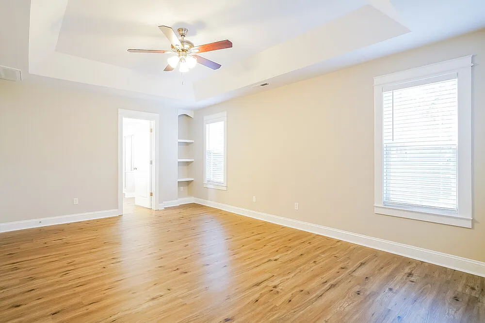 3 bed, 2.5 bath, 2492 sqft, $2,350 — Photo 4