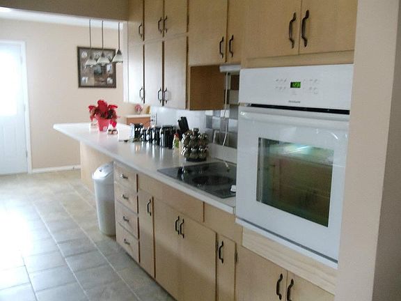 5th image of 723 S Riverview Ave