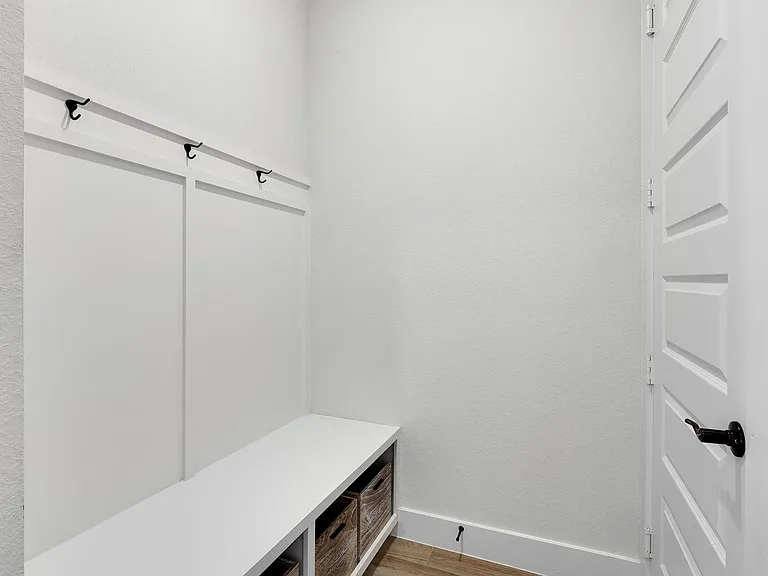 378 Carpenter Hill Dr — Photo 32