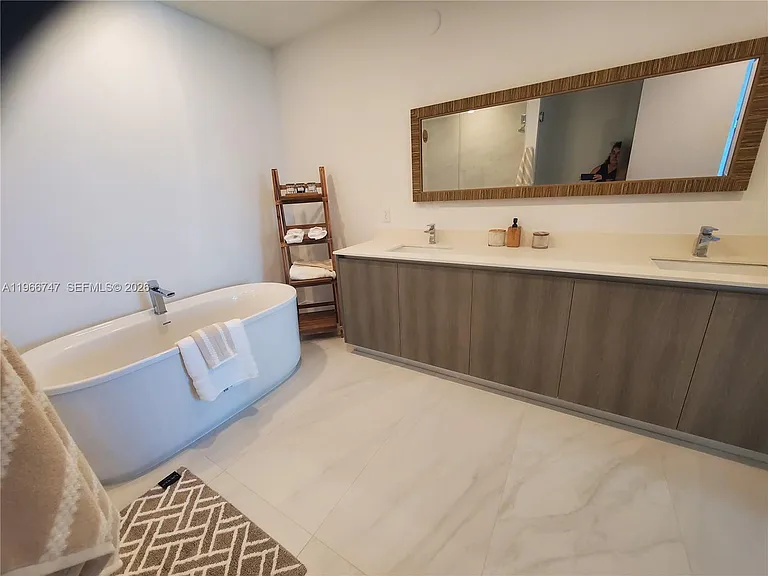17550 Collins Ave #1402 — Photo 8