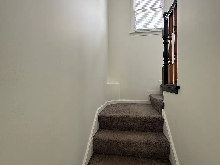 6076 Pennsylvania Dr — Photo 9