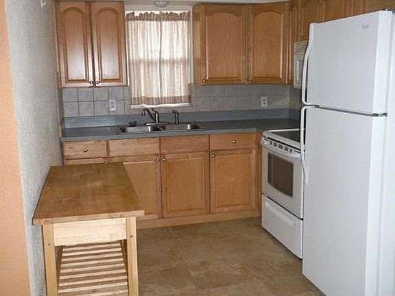 3rd image of 2819 24th Ave N