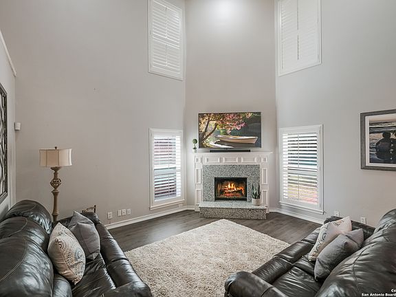 4th image of 2719 MONTEBELLO