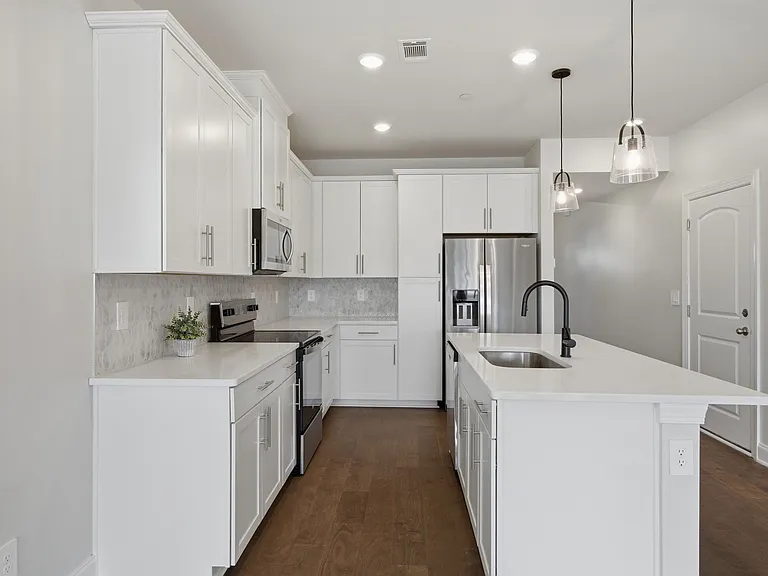 204 Douglas Bend Rd #1806 — Photo 9