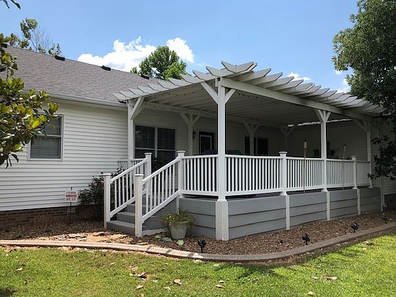 3rd image of 410 Green Valley Dr