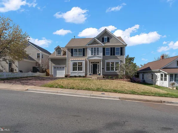 3923 16th St S, Arlington, VA 22204