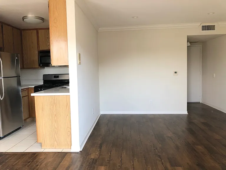 10520 National Pl — Photo 4