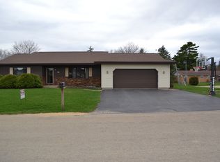 707 Anson St, Warren, IL 61087