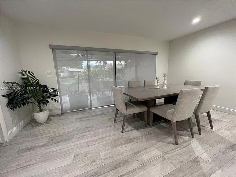 Bonnie Brae Way — Photo 16