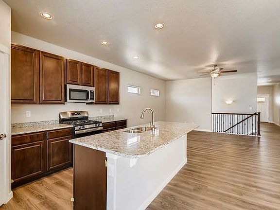 3rd image of 1870 Paley Dr