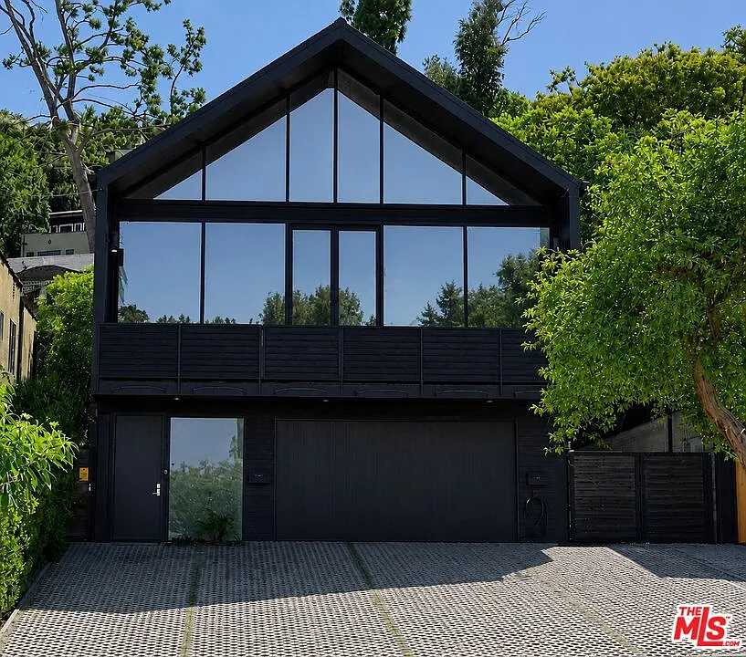 3 bed, 3.0 bath, 3600 sqft, $10,500 — Photo 1