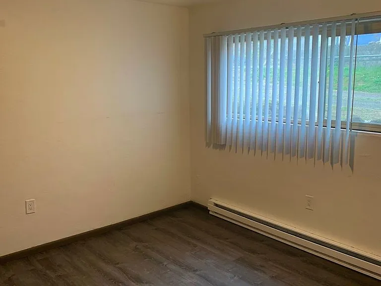 2350 Beacon Ave S — Photo 83