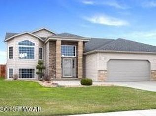 6257 14th St S, Fargo, ND 58104