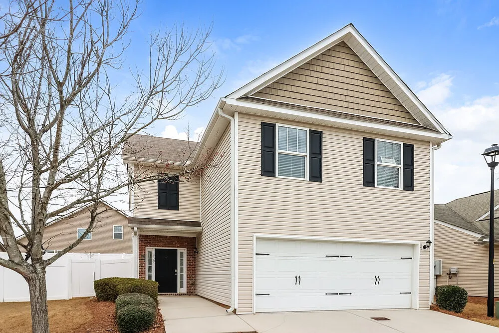 4 bed, 2.5 bath, 1802 sqft, $2,500 — Photo 1